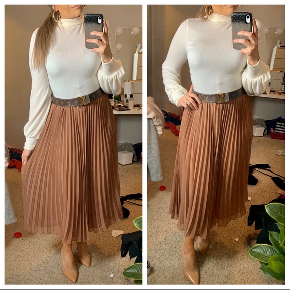 Zara Dresses & Skirts - Mauve pink pleated midi skirt